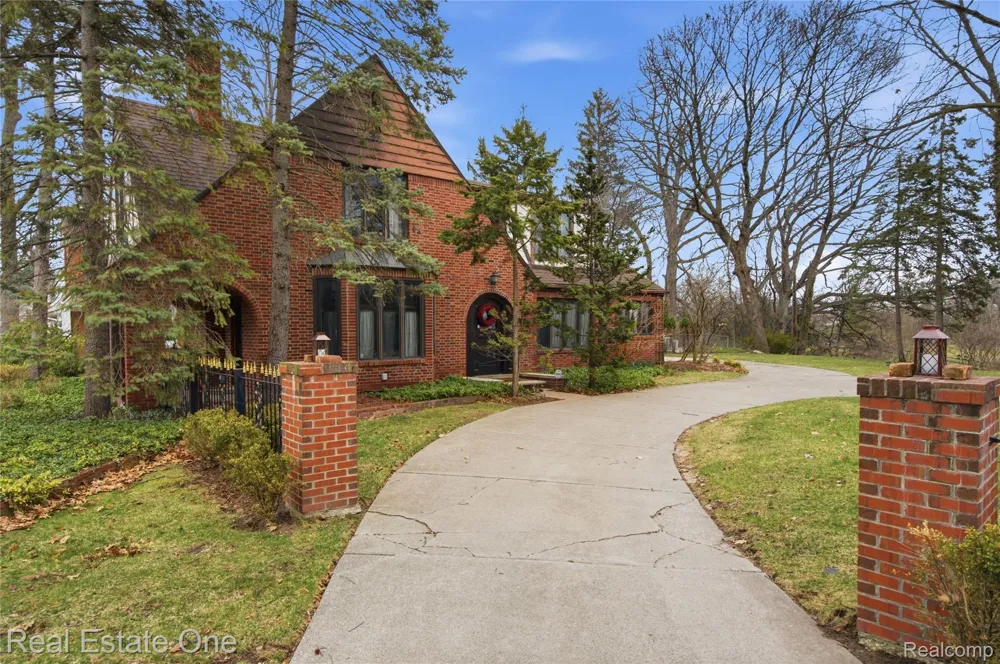 939 S HIGHLAND STREET Dearborn City, MI 48124