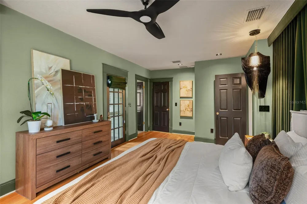 450 CHEROKEE DRIVE Orlando, FL 32801