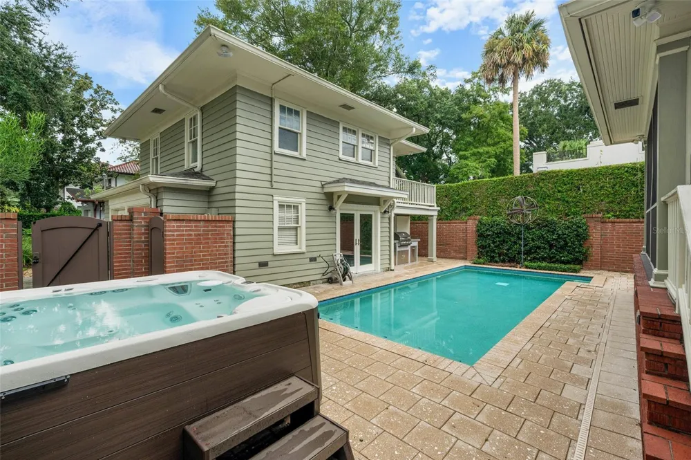 450 CHEROKEE DRIVE Orlando, FL 32801