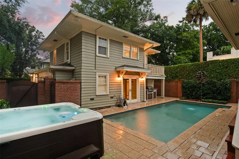 450 CHEROKEE DRIVE Orlando, FL 32801