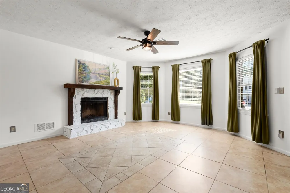 2431 Stonebridge LN Duluth, GA 30096