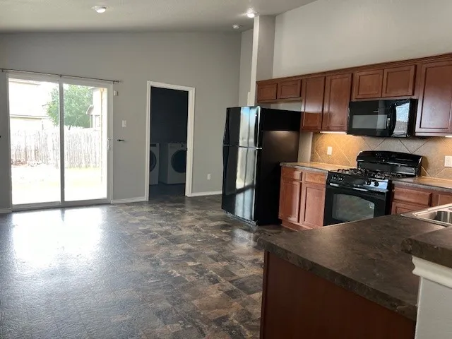 206 Wisteria Way San Marcos, TX 78666