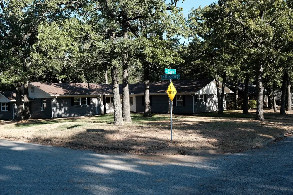 17 Circle Drive Denison, TX 75021