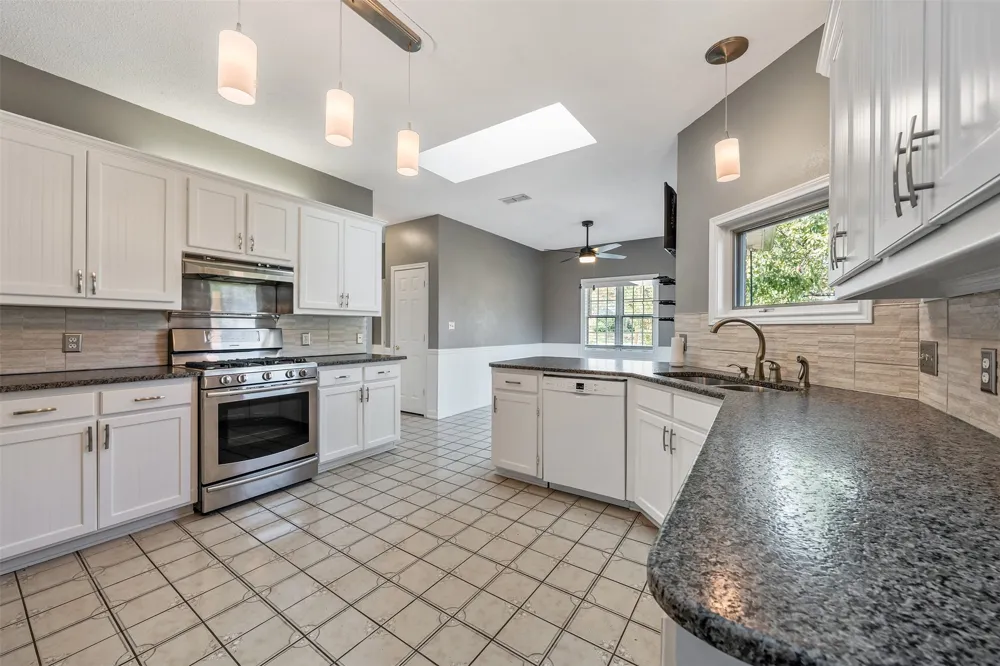11232 Chasewood Tyler, TX 75703