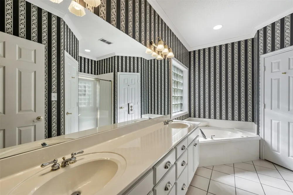 11232 Chasewood Tyler, TX 75703