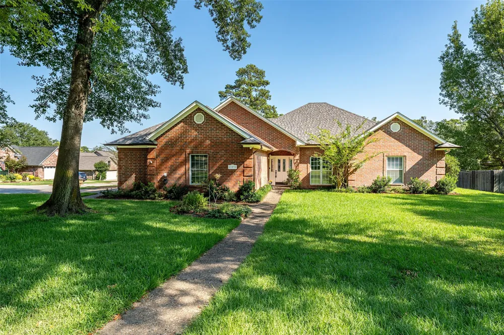 11232 Chasewood Tyler, TX 75703