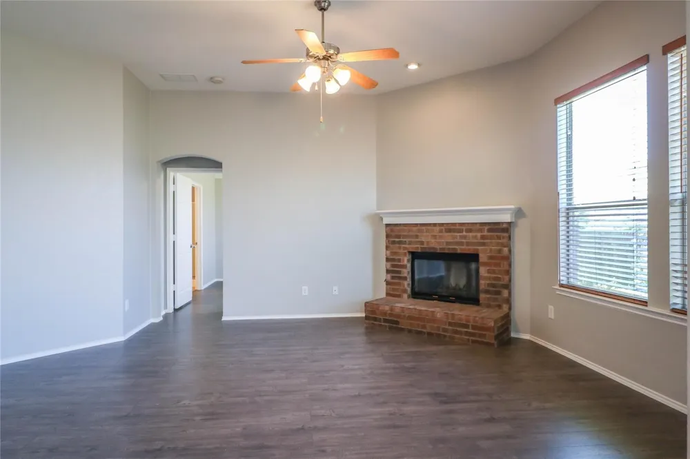 5117 Gadsden Avenue Fort Worth, TX 76244