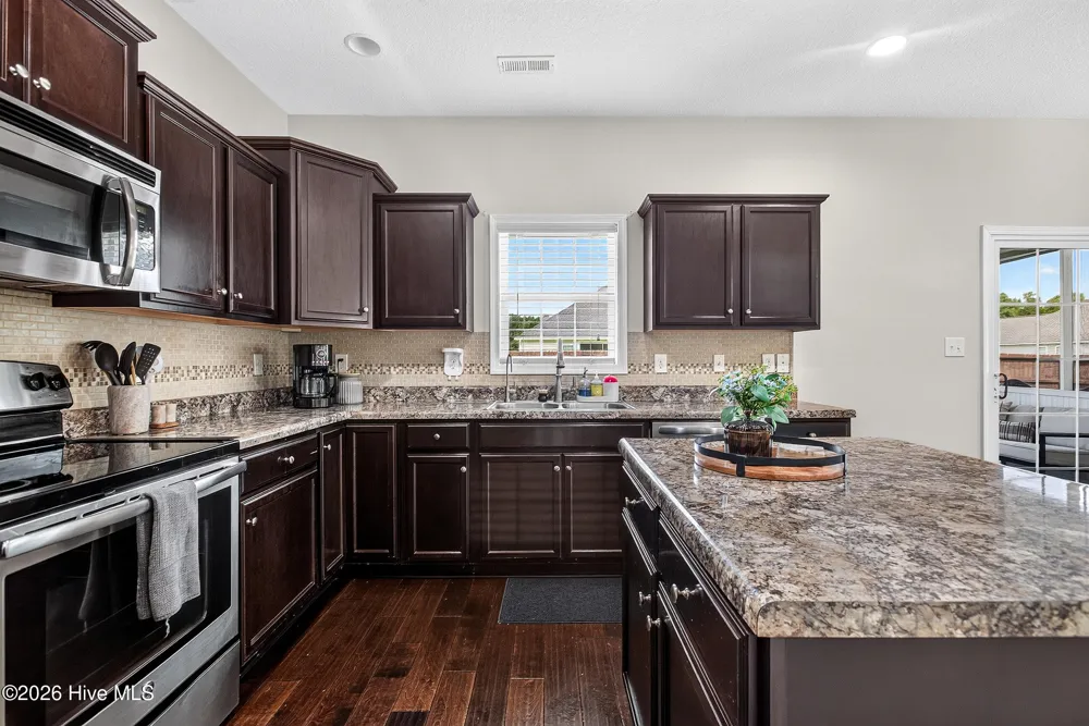 138 Cavalier Drive Jacksonville, NC 28546