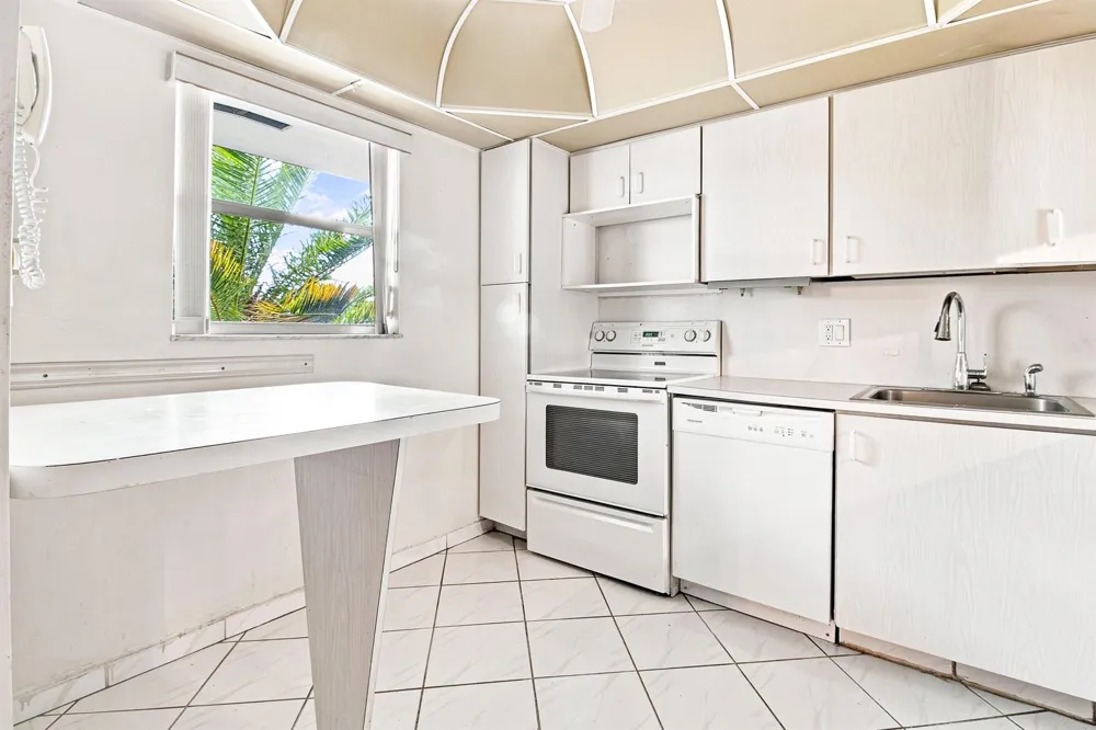 8321 Sands Point Boulevard #D305 Tamarac, FL 33321
