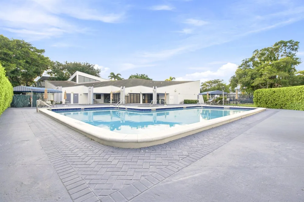 8321 Sands Point Boulevard #D305 Tamarac, FL 33321