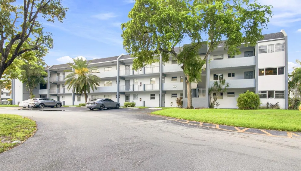 8321 Sands Point Boulevard #D305 Tamarac, FL 33321