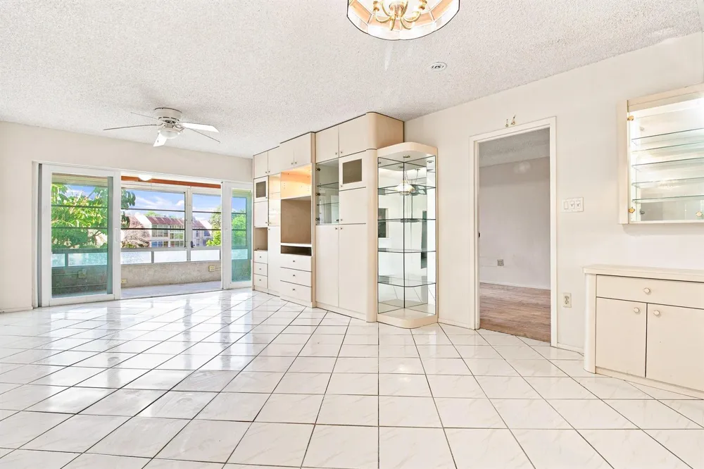 8321 Sands Point Boulevard #D305 Tamarac, FL 33321