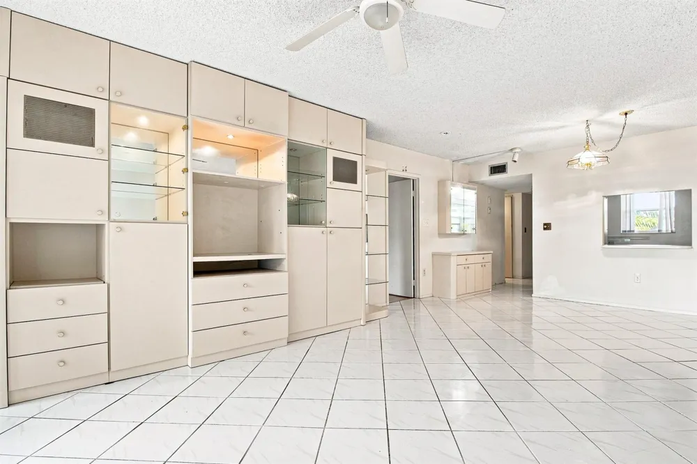 8321 Sands Point Boulevard #D305 Tamarac, FL 33321