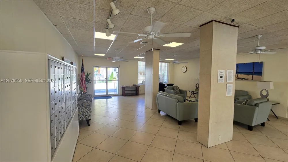 3000 Riomar St #703 Fort Lauderdale, FL 33304