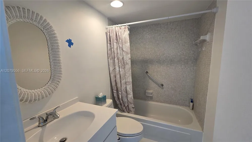 3000 Riomar St #703 Fort Lauderdale, FL 33304