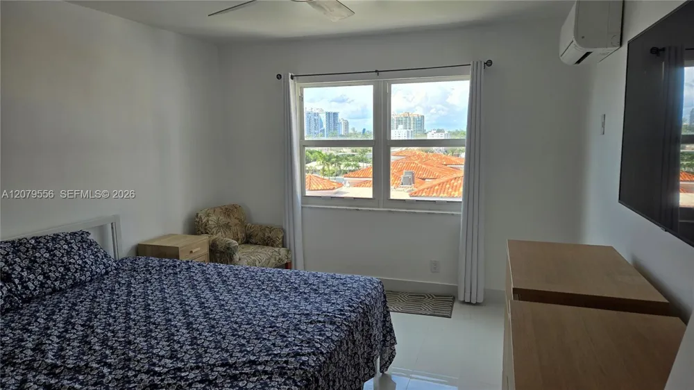 3000 Riomar St #703 Fort Lauderdale, FL 33304