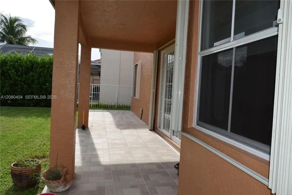 4154 Staghorn Ln Weston, FL 33331