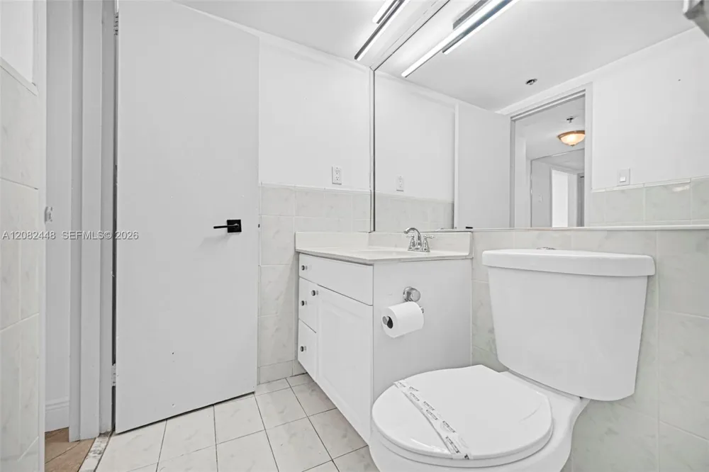 5225 Collins Ave #1015 Miami Beach, FL 33140