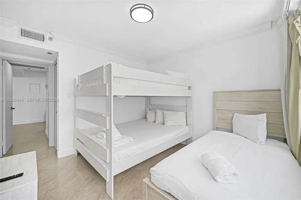 5225 Collins Ave #1015 Miami Beach, FL 33140