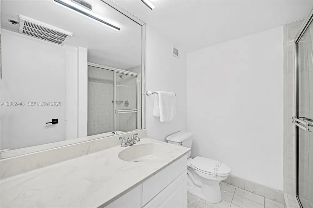 5225 Collins Ave #1015 Miami Beach, FL 33140