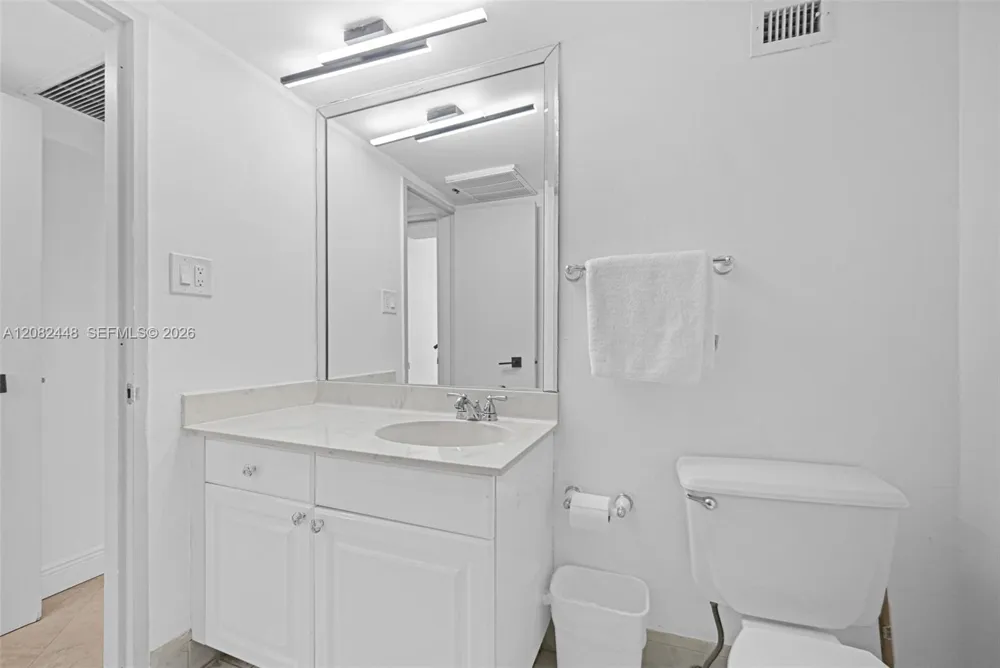 5225 Collins Ave #1015 Miami Beach, FL 33140