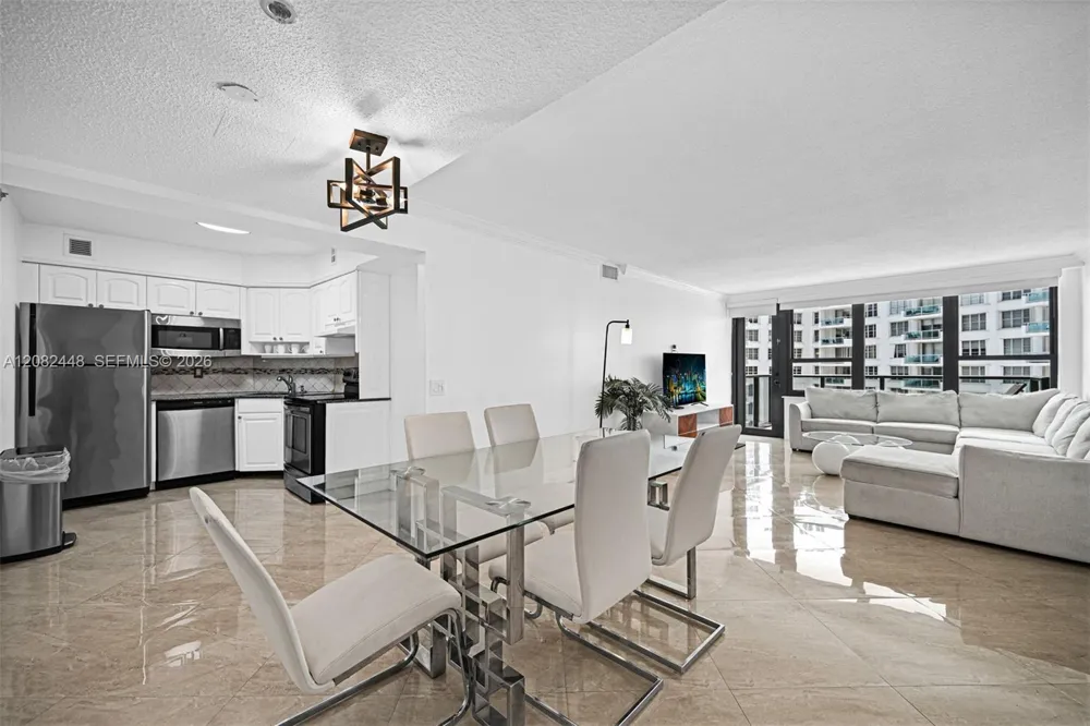 5225 Collins Ave #1015 Miami Beach, FL 33140