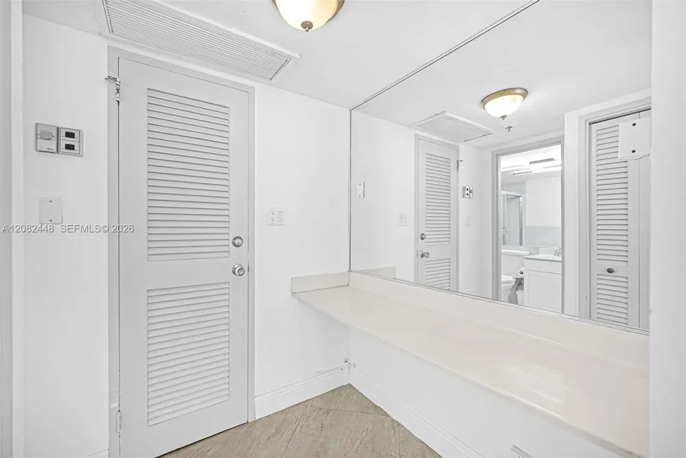 5225 Collins Ave #1015 Miami Beach, FL 33140