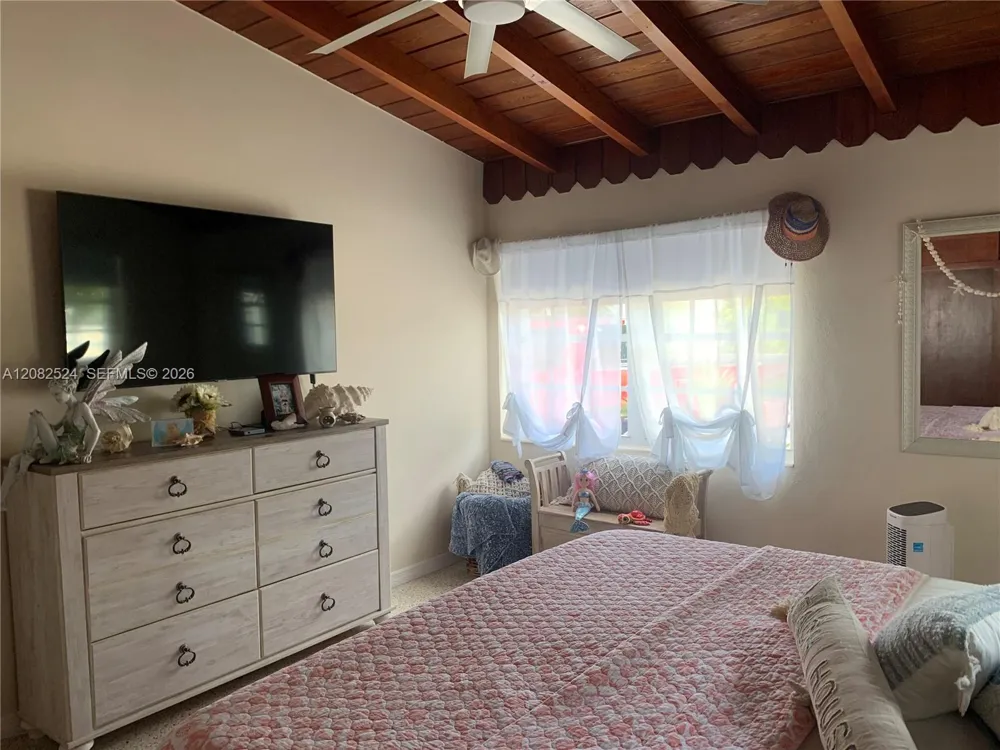 44 Orange Dr Key Largo, FL 33037