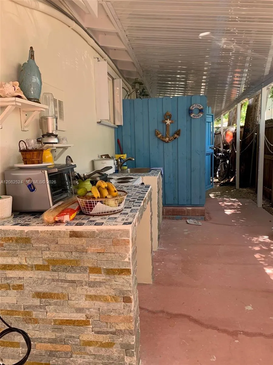 44 Orange Dr Key Largo, FL 33037