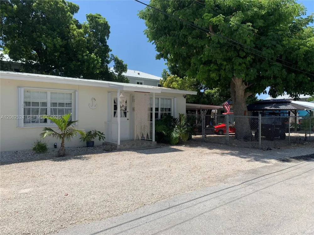 44 Orange Dr Key Largo, FL 33037