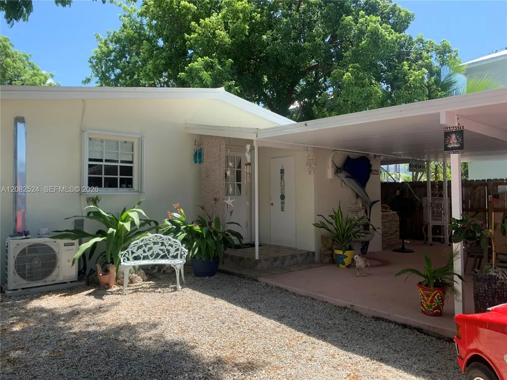 44 Orange Dr Key Largo, FL 33037
