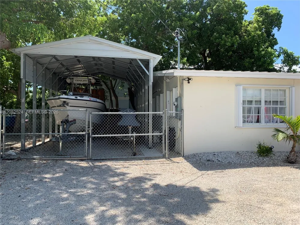 44 Orange Dr Key Largo, FL 33037