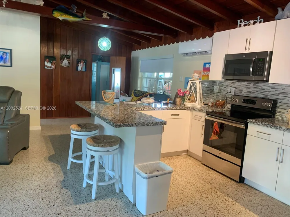 44 Orange Dr Key Largo, FL 33037