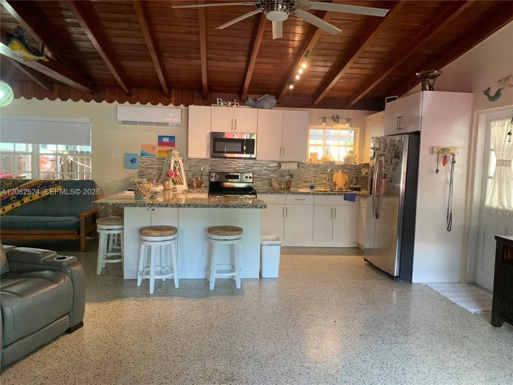 44 Orange Dr Key Largo, FL 33037