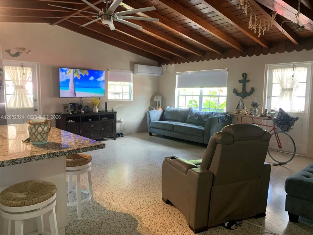 44 Orange Dr Key Largo, FL 33037