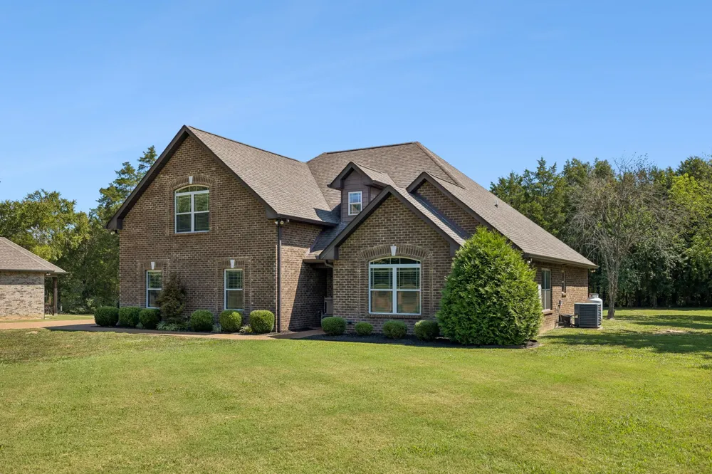 2045 Mann Rd Lebanon, TN 37087