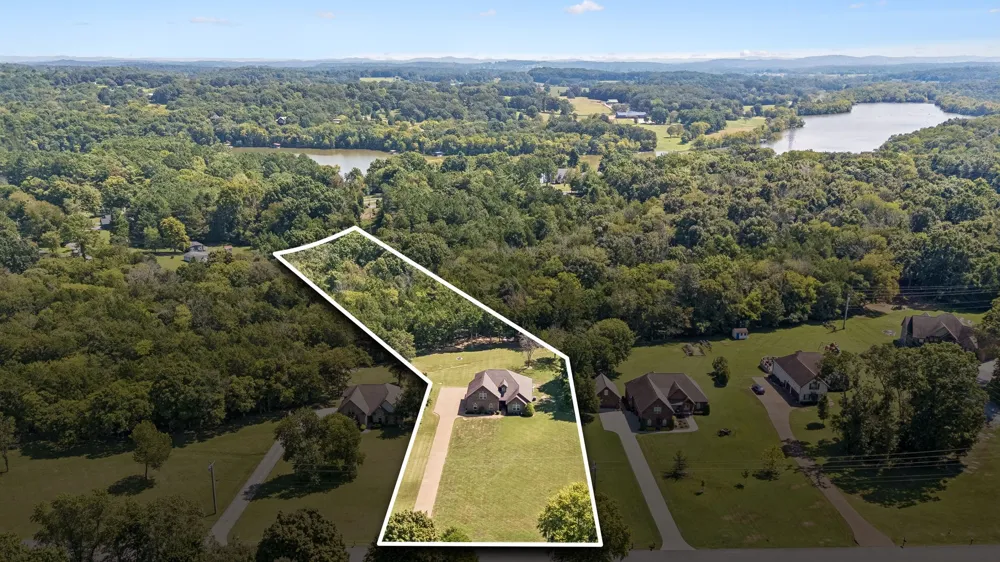 2045 Mann Rd Lebanon, TN 37087