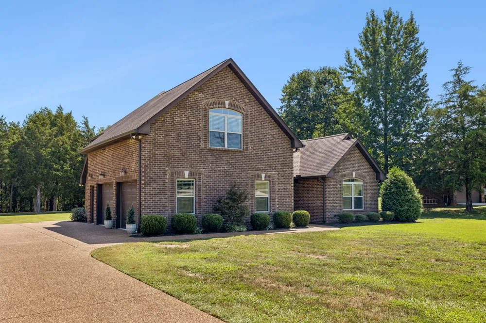 2045 Mann Rd Lebanon, TN 37087