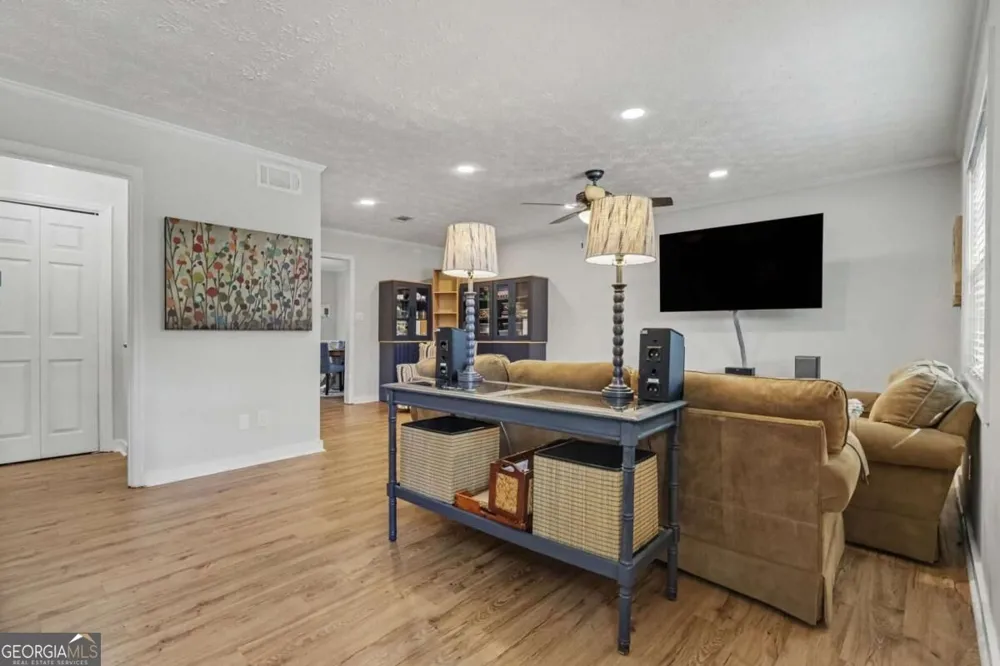 280 Winding River RD Sandy Springs, GA 30350