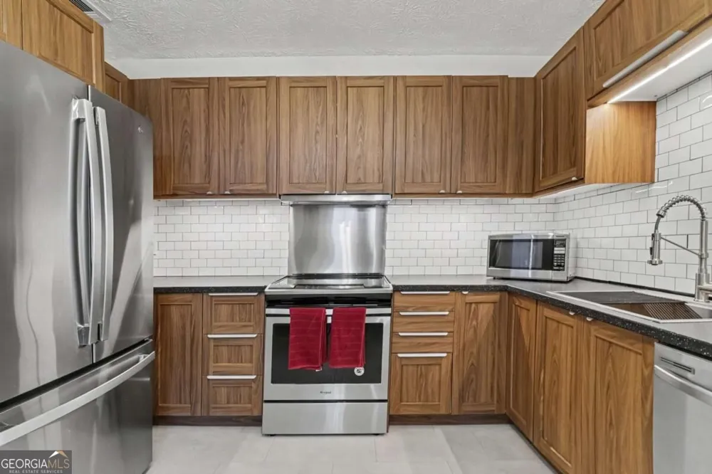 280 Winding River RD Sandy Springs, GA 30350