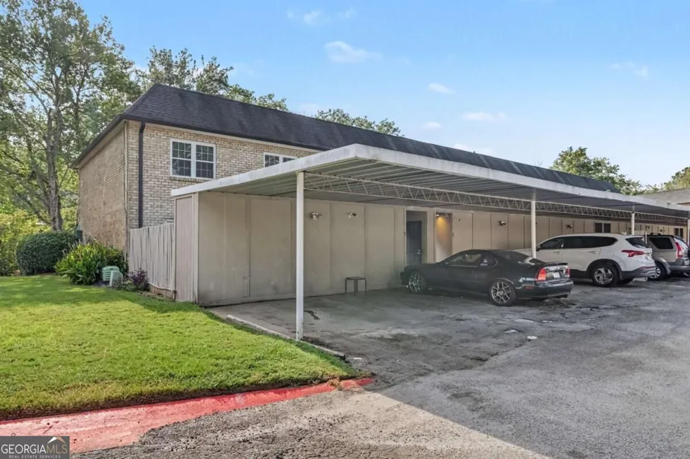 280 Winding River RD Sandy Springs, GA 30350