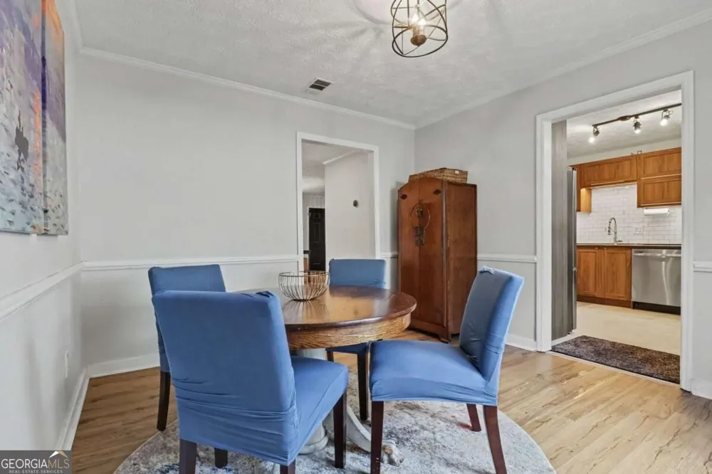 280 Winding River RD Sandy Springs, GA 30350