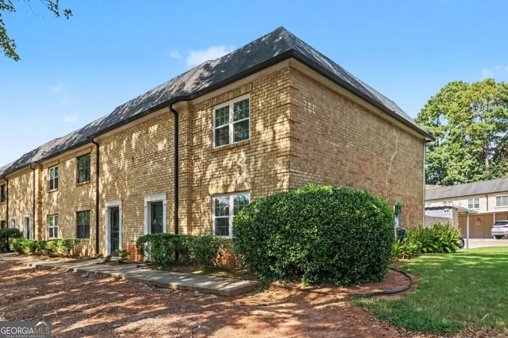 280 Winding River RD Sandy Springs, GA 30350