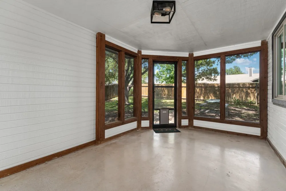 1502 Quail Run Road Pflugerville, TX 78660