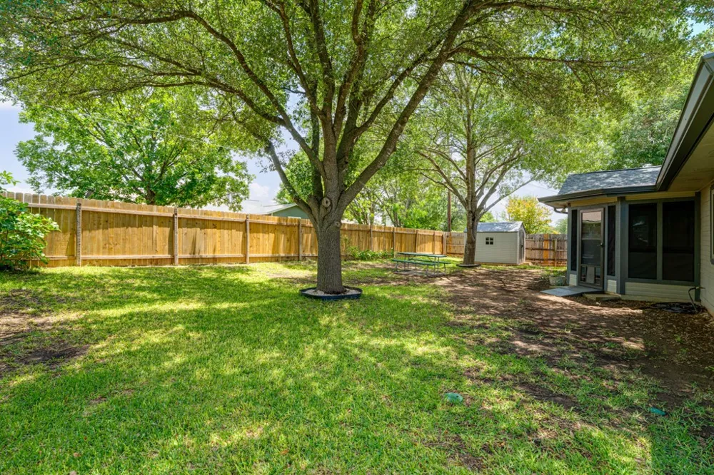 1502 Quail Run Road Pflugerville, TX 78660