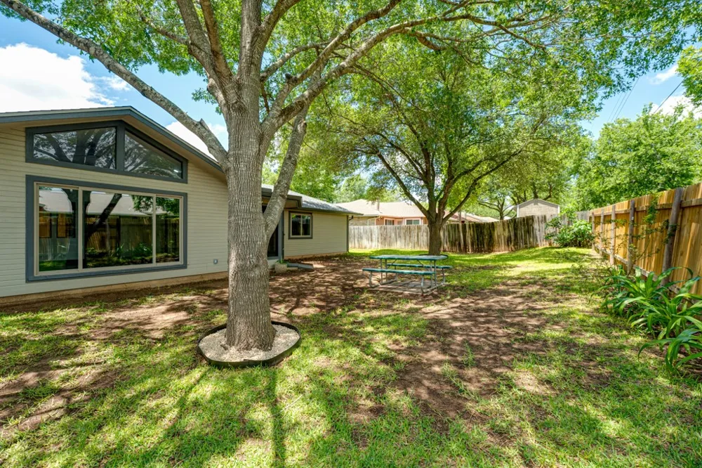 1502 Quail Run Road Pflugerville, TX 78660
