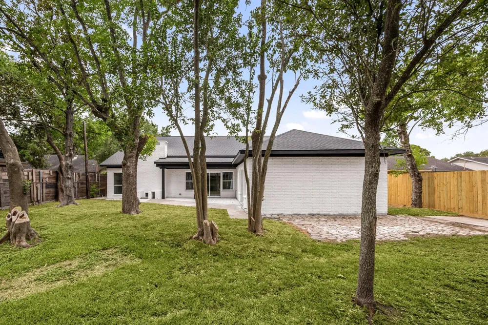 5518 Beechnut Street Houston, TX 77096