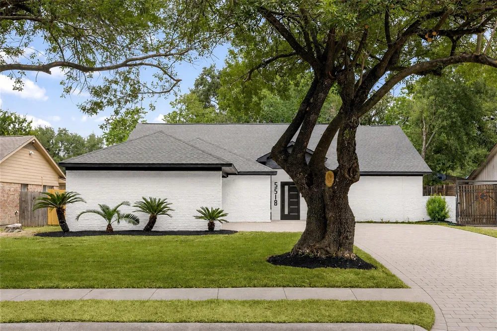 5518 Beechnut Street Houston, TX 77096