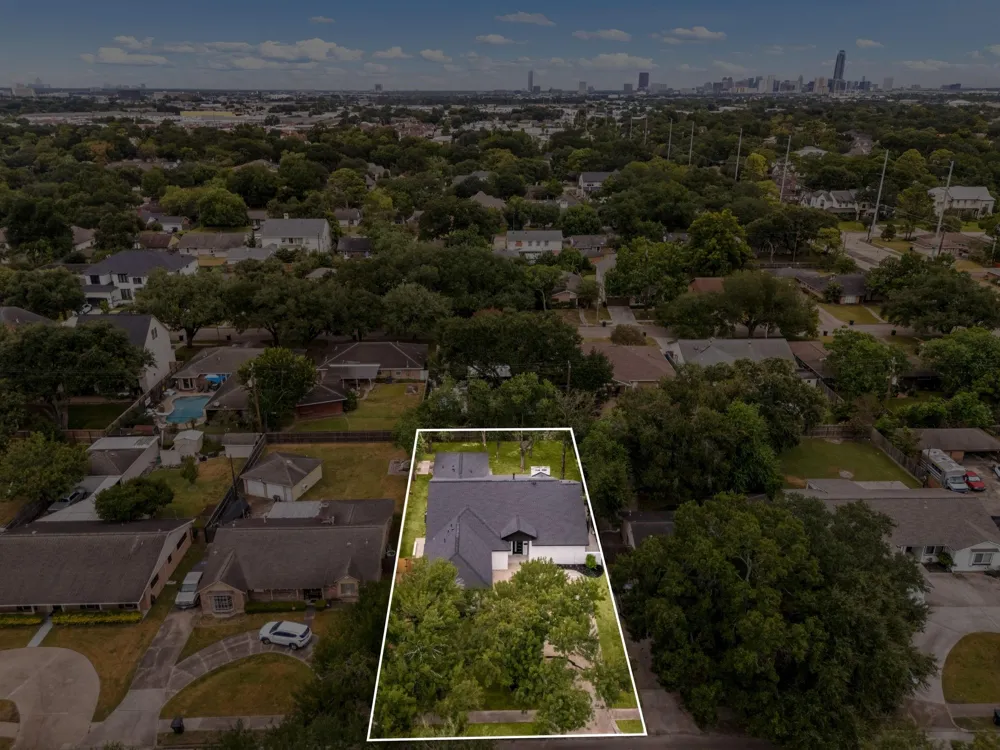 5518 Beechnut Street Houston, TX 77096