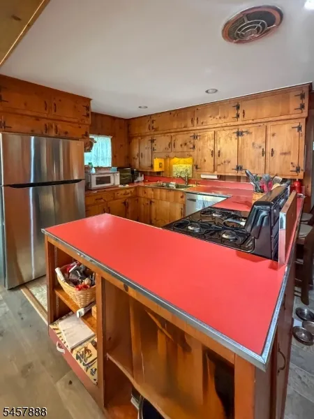 37 Smith St Hope, NJ 07825